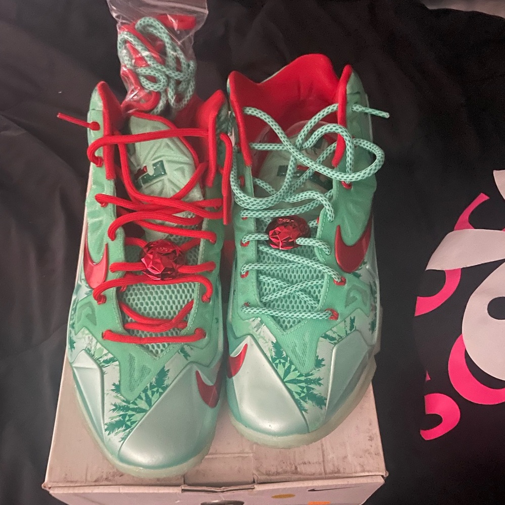 Christmas Lebron 11s